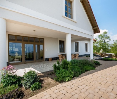 Luxury Villa Portico at Lake Balaton